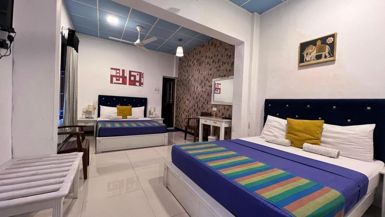 Villa 92 City Stay Канди Екстериор снимка