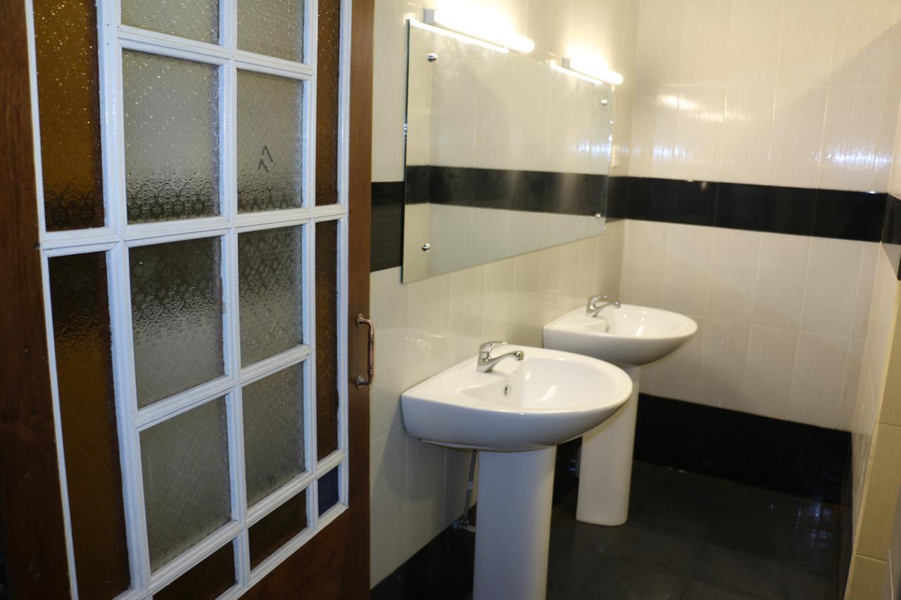 Villa 92 City Stay Канди Екстериор снимка