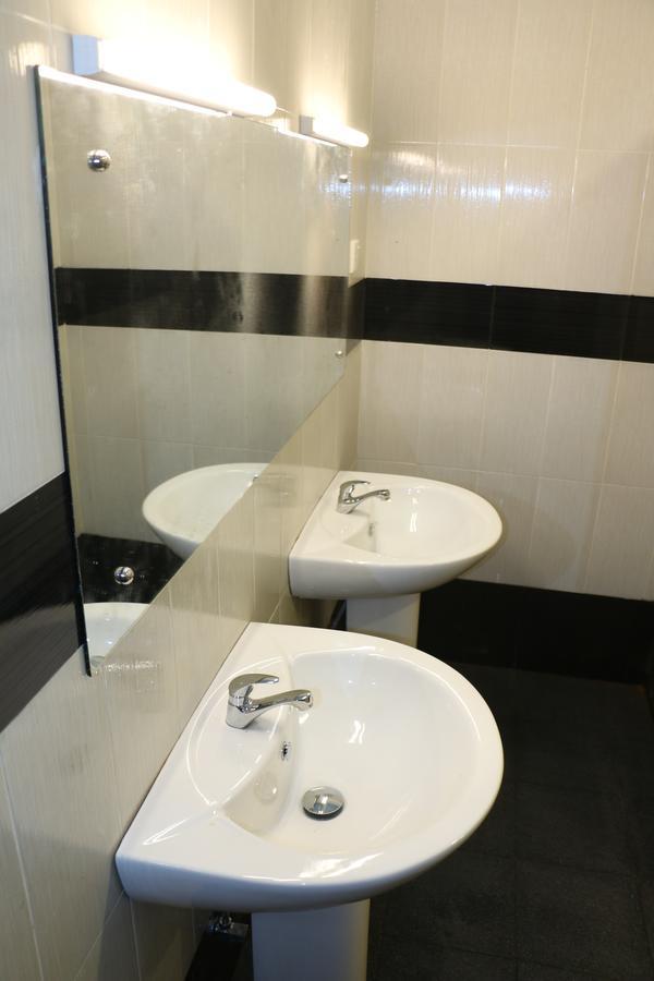 Villa 92 City Stay Канди Екстериор снимка