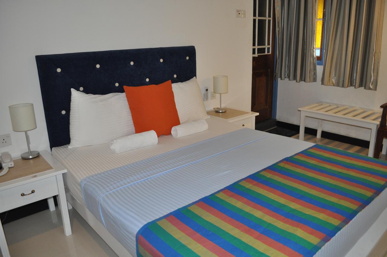 Villa 92 City Stay Канди Екстериор снимка