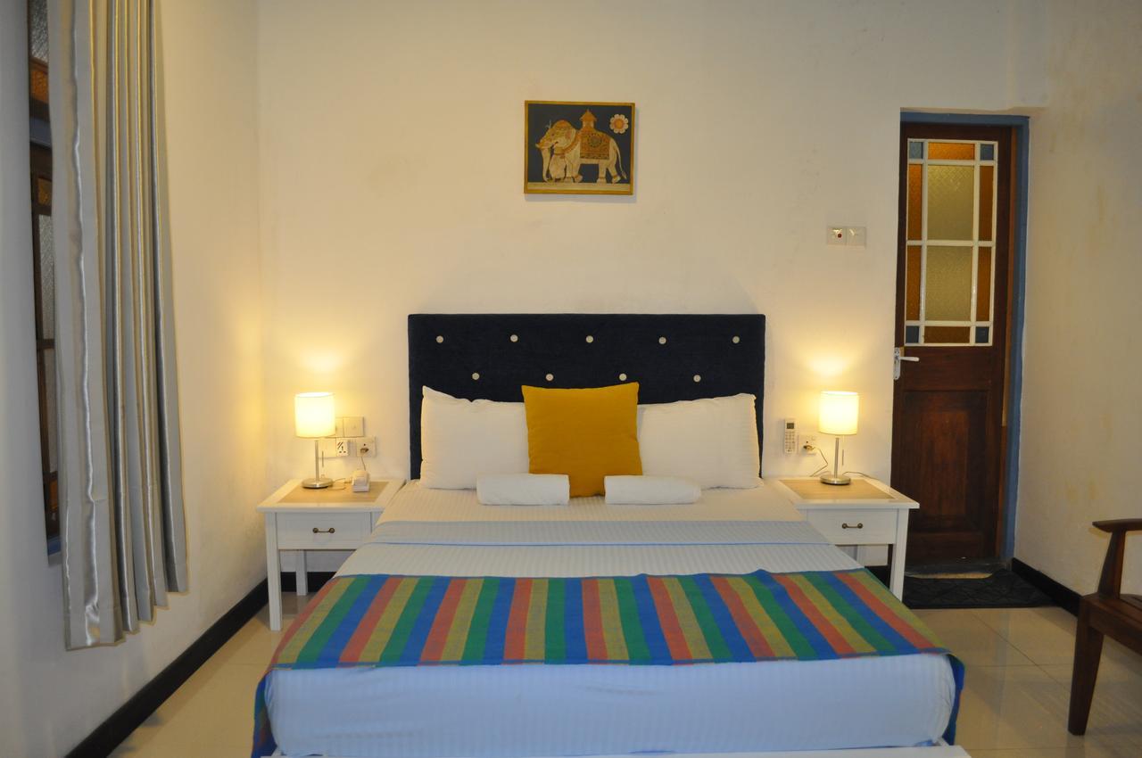 Villa 92 City Stay Канди Екстериор снимка